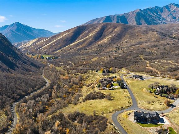 2nd image of 285 S Meadow Dr