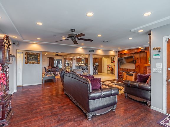 3rd image of 5595 Bonita Dr