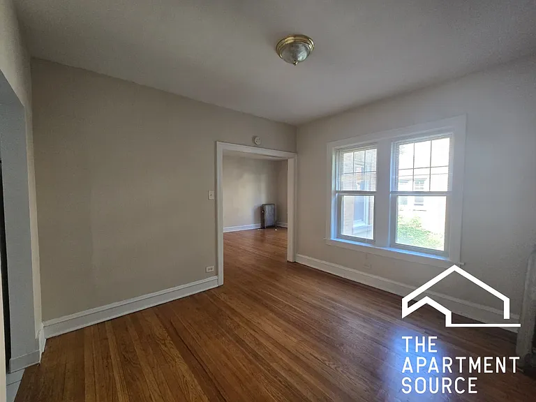 834 Reba Pl #2S — Photo 2