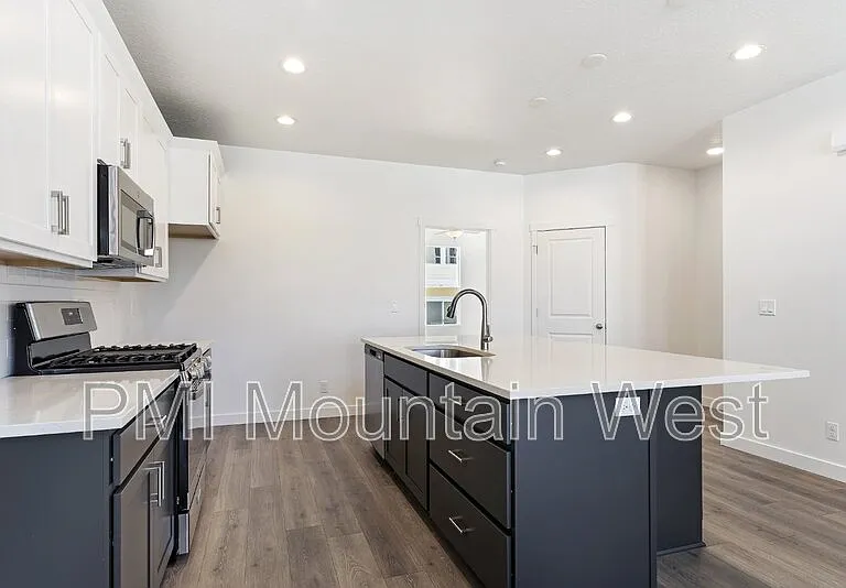 1836 W Red Twilight Ln — Photo 13