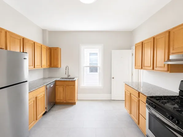 115 Woodford St #2, Portland, ME 04103