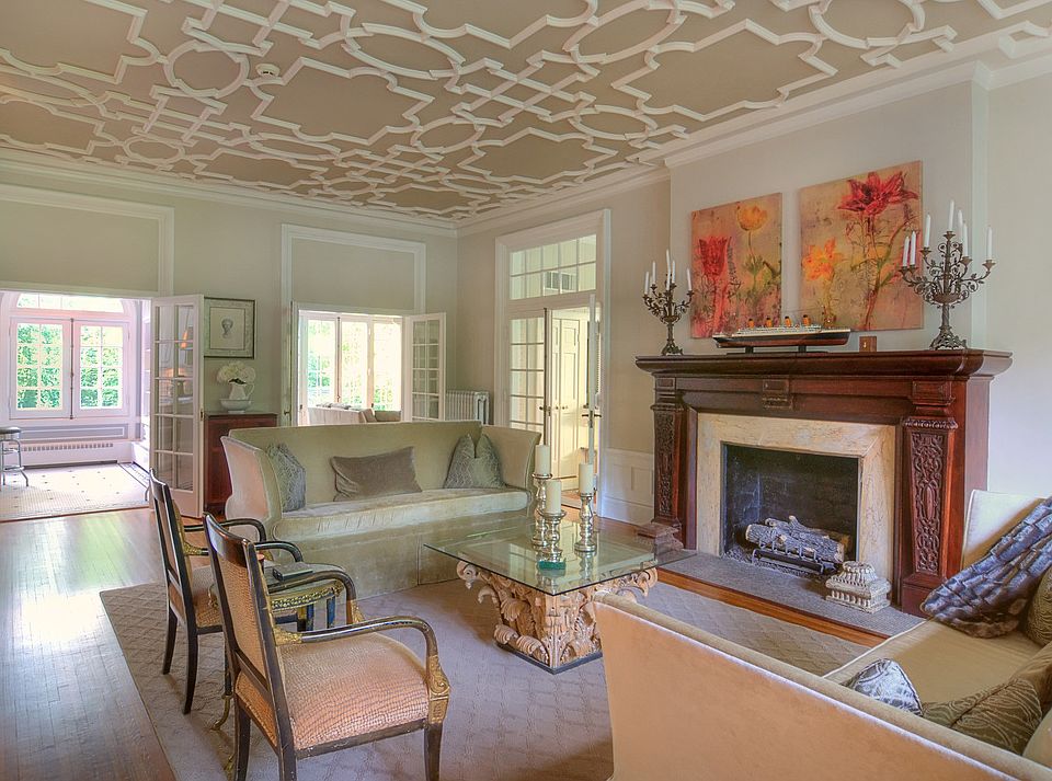 2nd image of 1876 Overton Park Ave