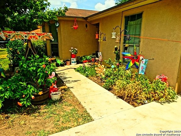 4th image of 3046 Lake Grande St