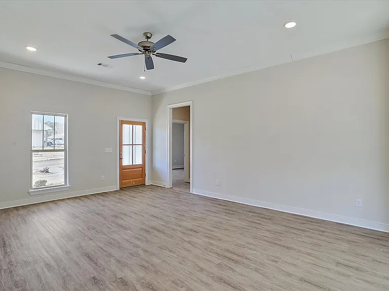 707 Heartwood Ln — Photo 14