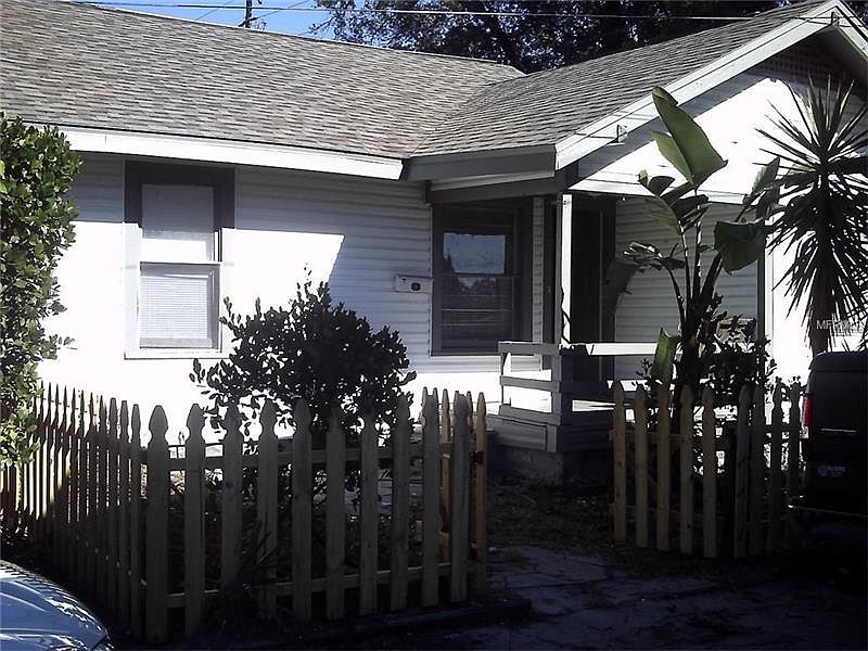 1st image of 917 13th Ave N