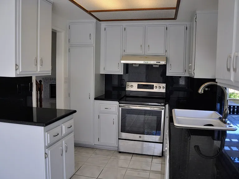 3354 Dynelo Ave — Photo 9