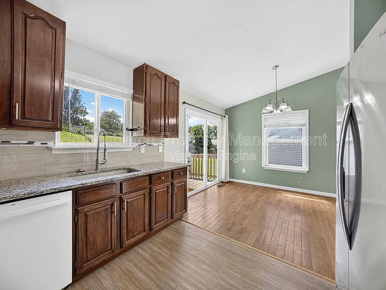 10608 Canter Way — Photo 14