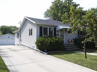266 Lawrence Ave, Fond Du Lac, WI 54935