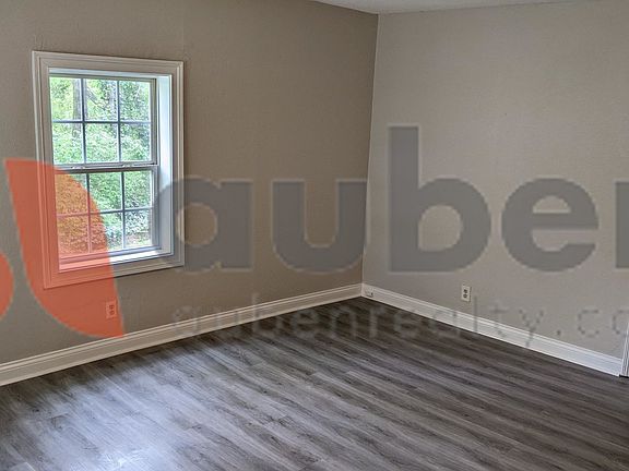 4th image of 110 Hogan Rd