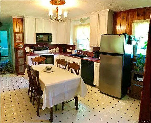 9711 Hickory Ridge Rd — Photo 6