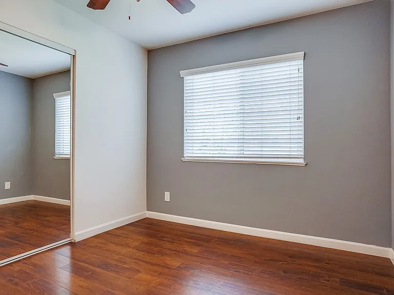 821 N. Austin Ave — Photo 36