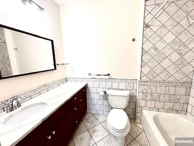 255 Laird Ave #6 — Photo 22