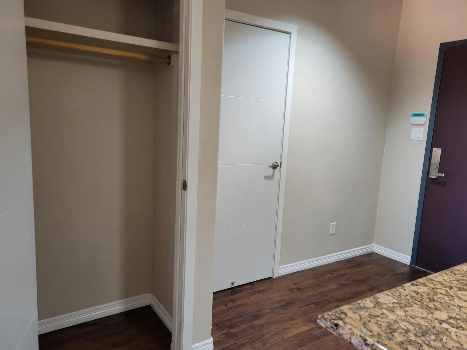 1 bed, 700 sqft, $1,300 — Photo 4