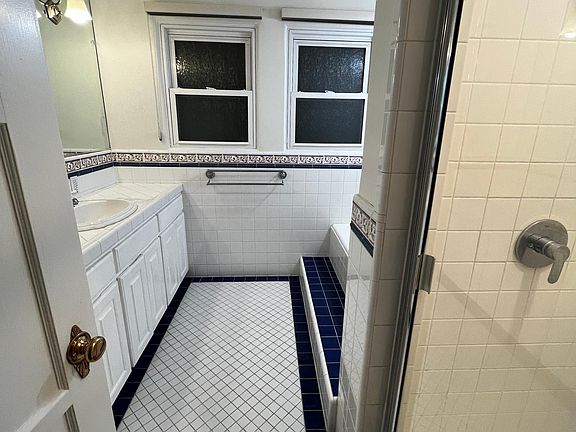 5th image of 1541 Merriman Dr