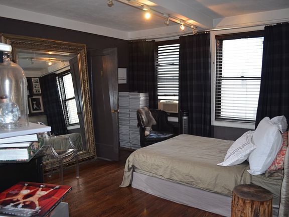 3rd image of 457 W 57th St #1015