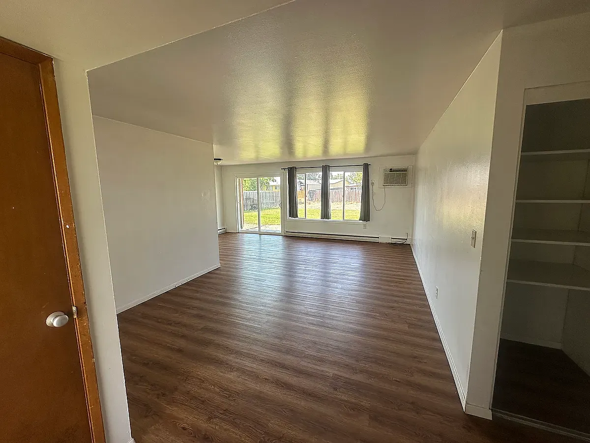 4 bed, 1430 sqft, $1,800 — Photo 1