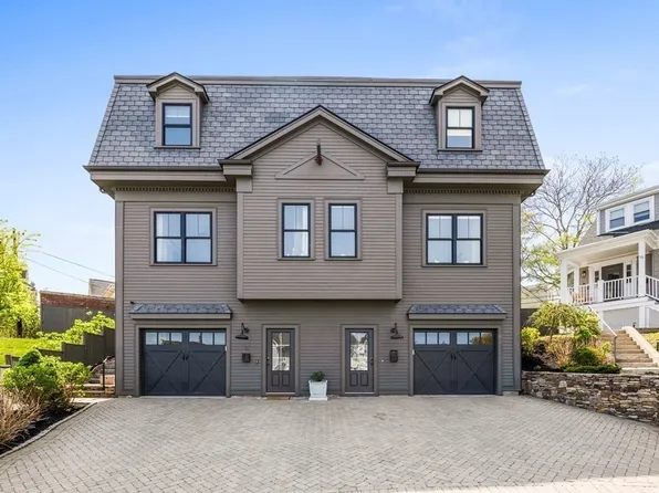 12 Half Moon St #12, Dorchester, MA 02125
