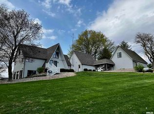 18 Bricker Cir, Avon, IL 61415