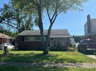 29431 Aspen Dr, Flat Rock, MI 48134