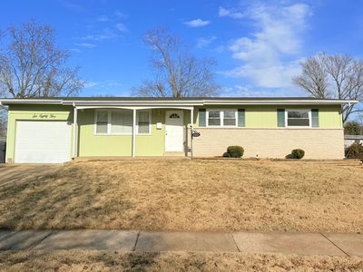 685 Crabapple Ln, Florissant, MO, 63031