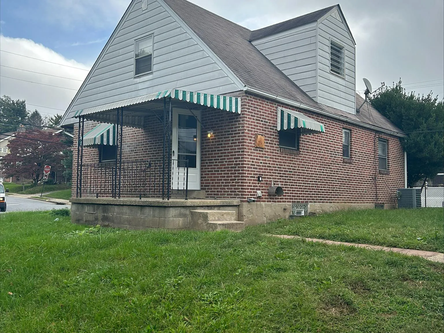 4 bed, 1155 sqft, $2,375 — Photo 1