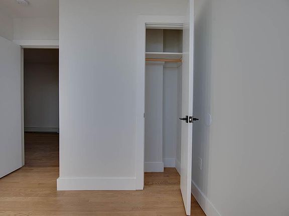 3rd image of 70 Lexington Ave #25Y