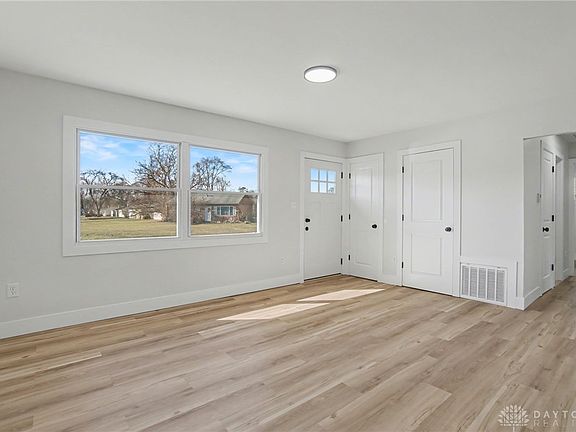2nd image of 421 Marchmont Dr