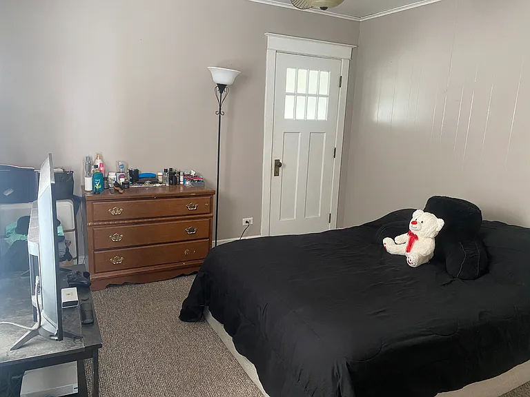 23 Orchard Ave #2R — Photo 2