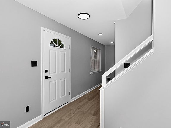 5th image of 2416 Lake Ave