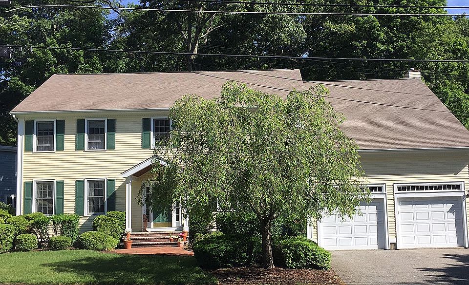 1425 Beacon St, Waban MA