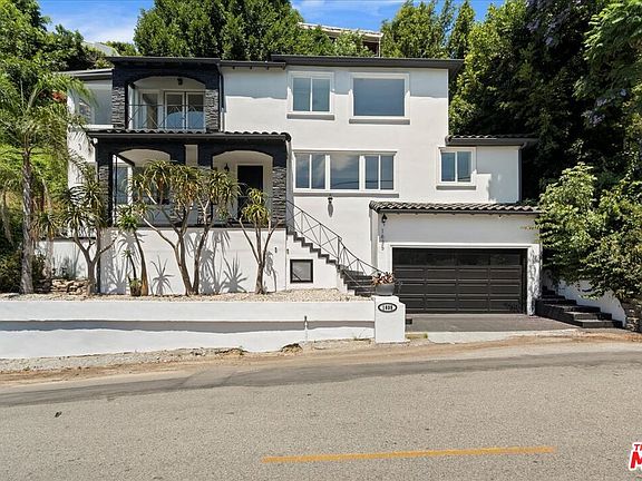 5th image of 1635 Sunset Plaza Dr