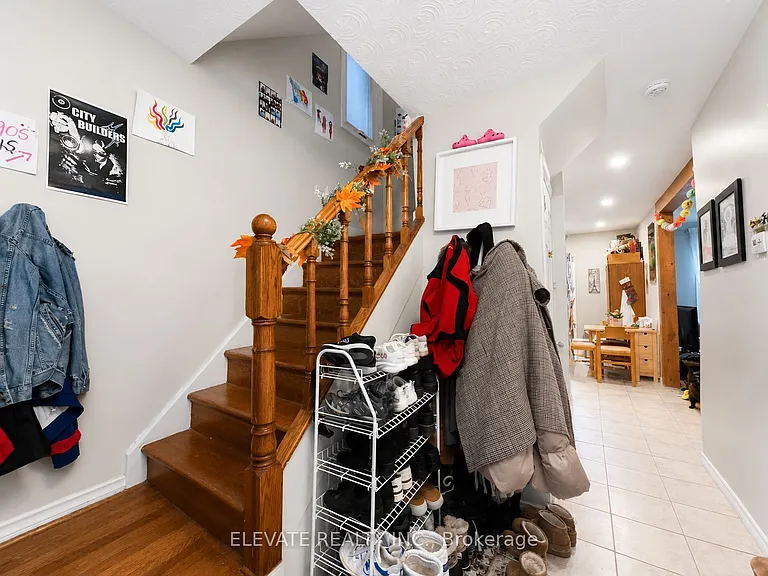 129 Essex St N #1 — Photo 4