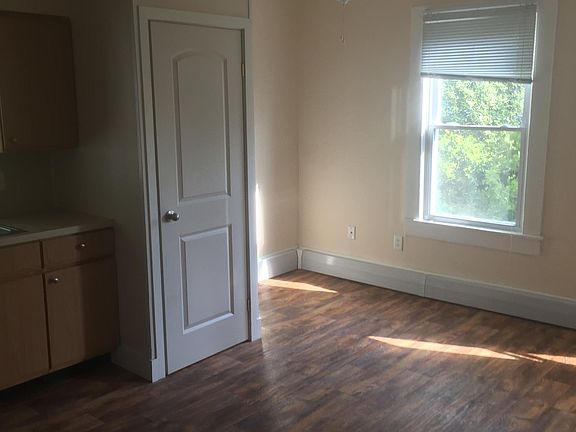 2nd image of 304 S Liberty St #B
