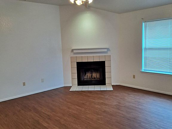 2nd image of 10272 Aurora Dr