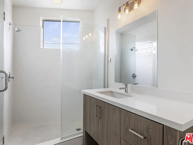 1045 Manzanita St — Photo 31
