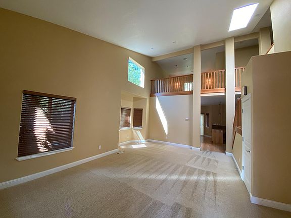 5th image of 17910 NE 36th Way