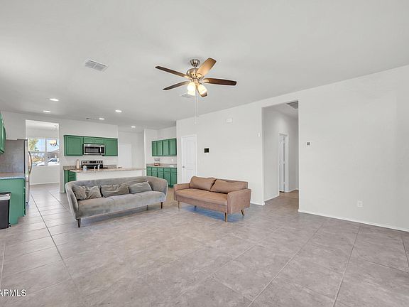 3rd image of 10739 E PRIMROSE Court