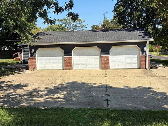 5th image of 608 S Indiana St