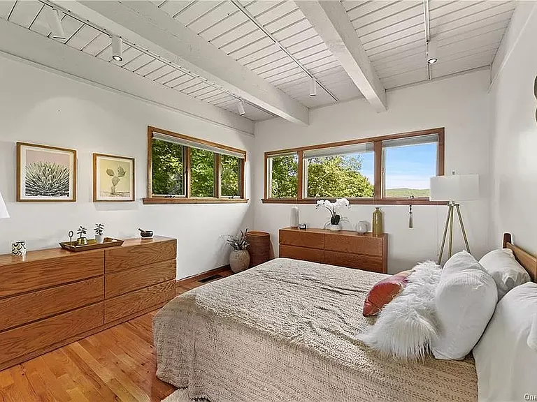 140 Batten Rd — Photo 16