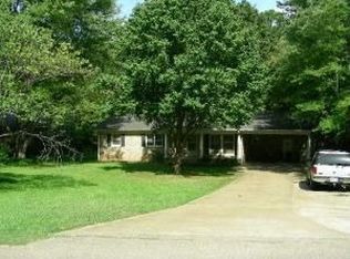 616 Ridgeland Cir, New Albany, MS 38652