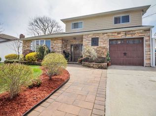 3442 Poplar St, Oceanside, NY 11572