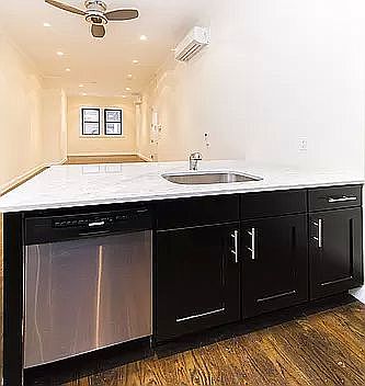 3rd image of 106 Bedford Ave #1F