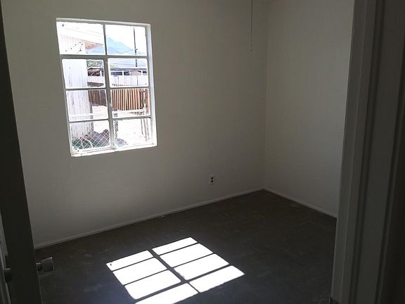 5th image of 5021 Meade Ct