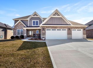 10337 Golden Arch Ave, Saint John, IN 46373