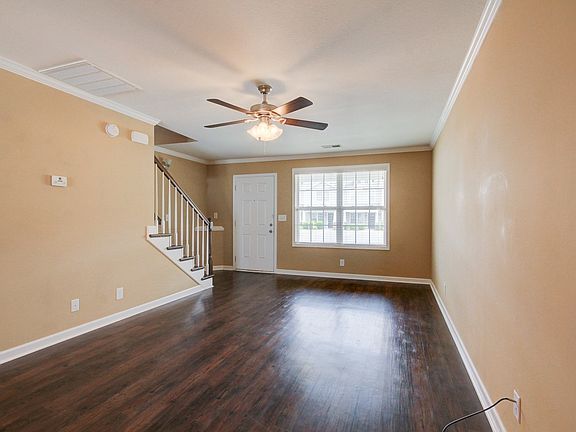 4th image of 310 Sam Houston Cir