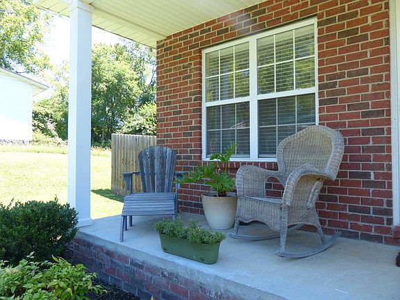 3rd image of 325 Blakemore Ave