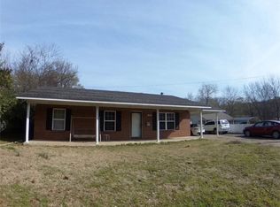 104 W Spring St, Ozark, AR 72949