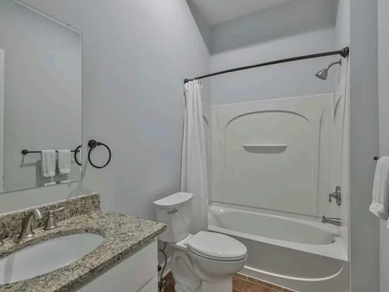 2281 Loth St — Photo 6