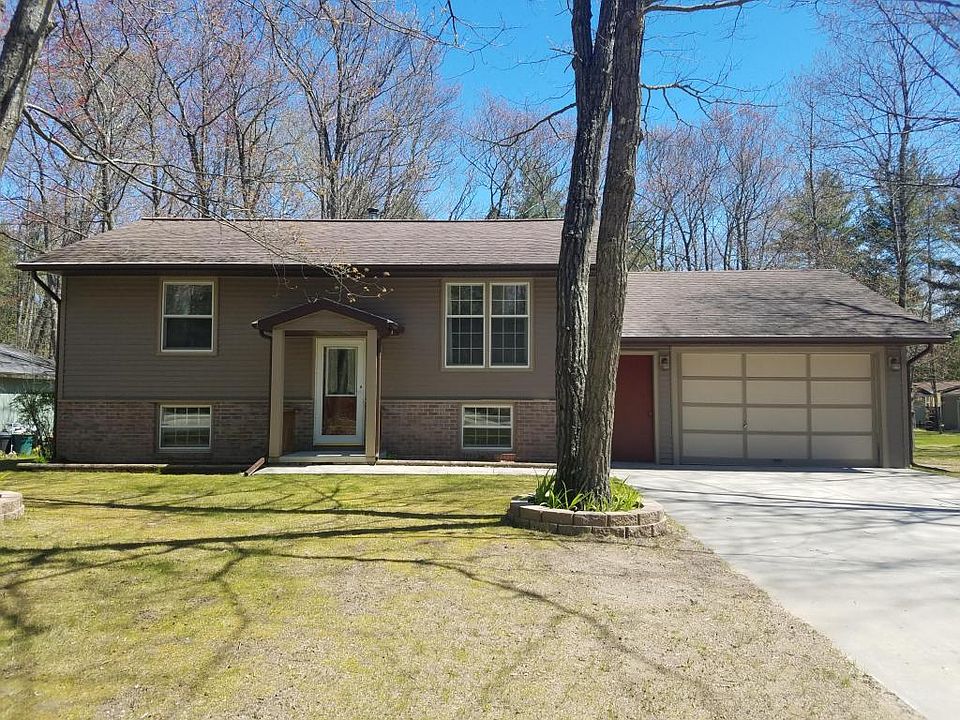 1st image of 10337 Hiawatha Ln