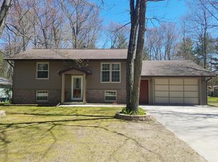 10337 Hiawatha Ln, Ossineke, MI 49766